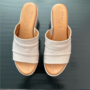 Spring Step Women's Cream Leather Slide Mules